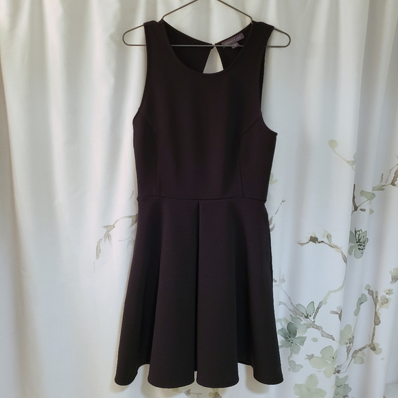 Kendall & Kylie Keyhole Skater Dress - Picture 1 of 4
